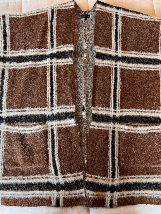 Buckle Tops - Buckle sweater